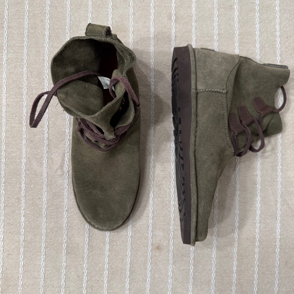 UGG WOMEN ELVI GREEN BROWN SUEDE LEATHER LACE UP BOOTS SHOES SIZE 9 1017534 - Picture 1 of 4